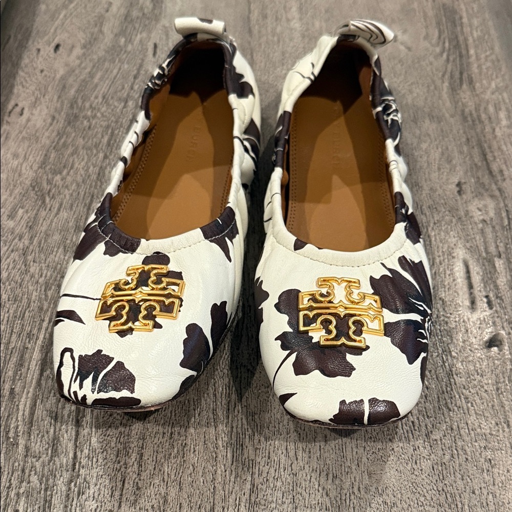 Tory Burch Women's cream and brown Floral Ballet Flats